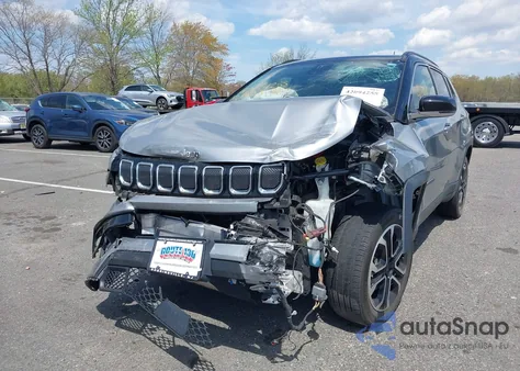 2022 Jeep Compass Limited 4X4 из США, поврежденный, VIN 3C4NJDCB8NT102888